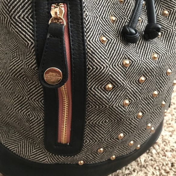 backpack - Picture 2 of 5